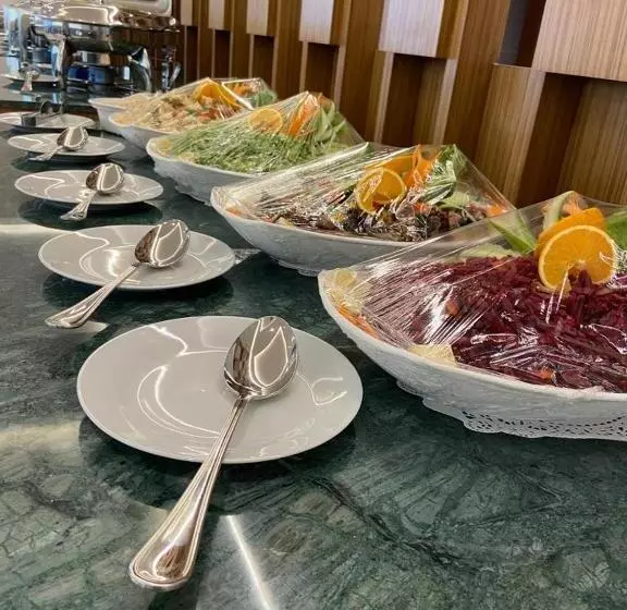 هتل Dolphin Continental