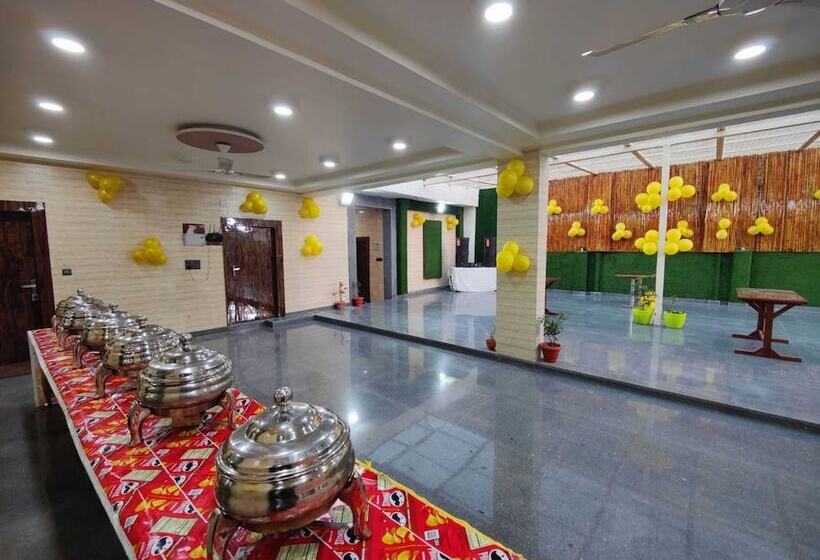 فندق Vrindavan Palace