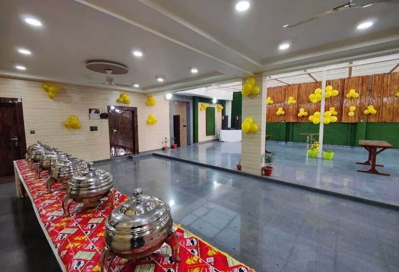 ホテル Vrindavan Palace