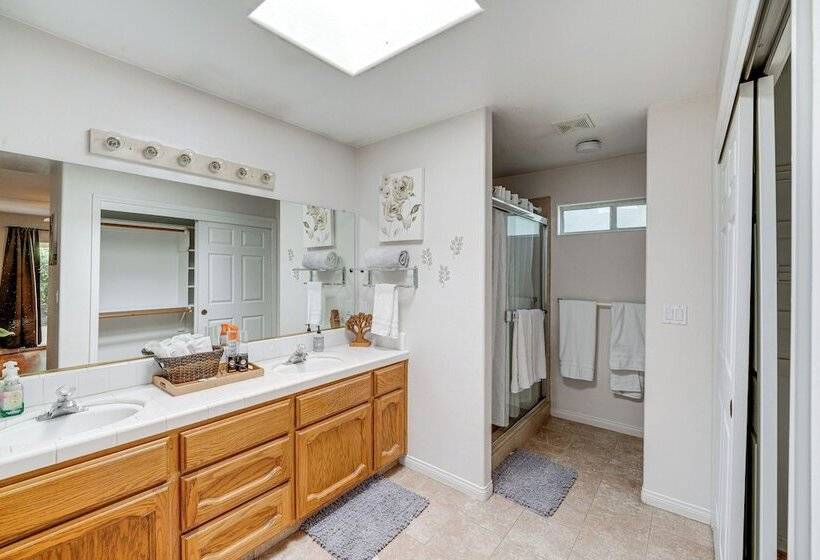 Fun Filled Backyard: Bakersfield Family Haven!