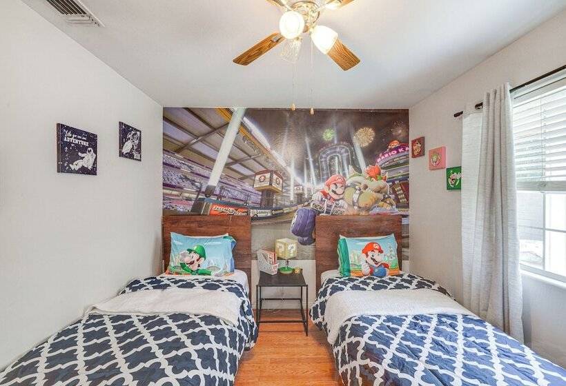 Fun Filled Backyard: Bakersfield Family Haven!