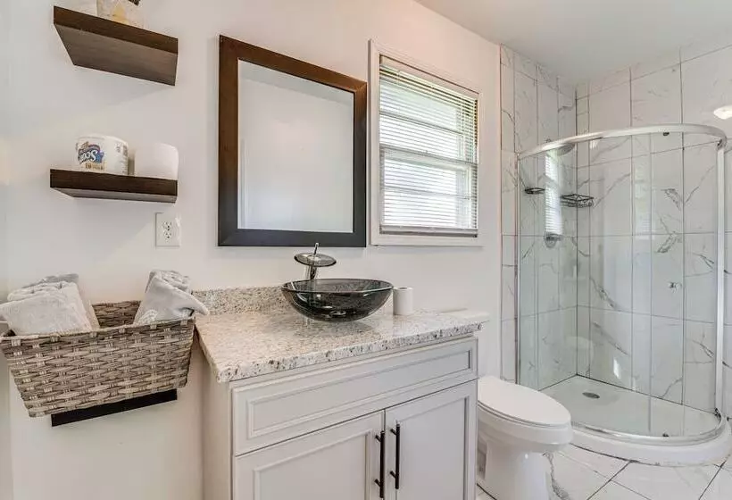Chic College Park Cottage ~ 2 Mi To Main Street!