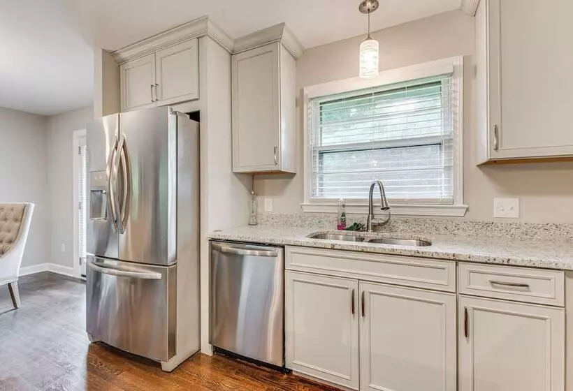 Chic College Park Cottage ~ 2 Mi To Main Street!