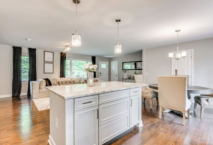 Chic College Park Cottage ~ 2 Mi To Main Street!