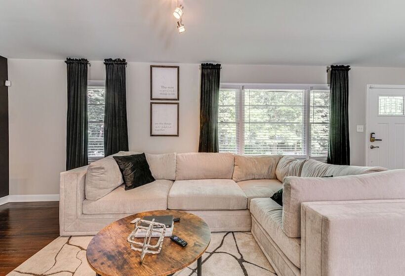 Chic College Park Cottage ~ 2 Mi To Main Street!