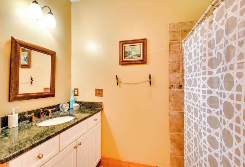 Dog Friendly Lavonia Home W/ Dock & Lake Access