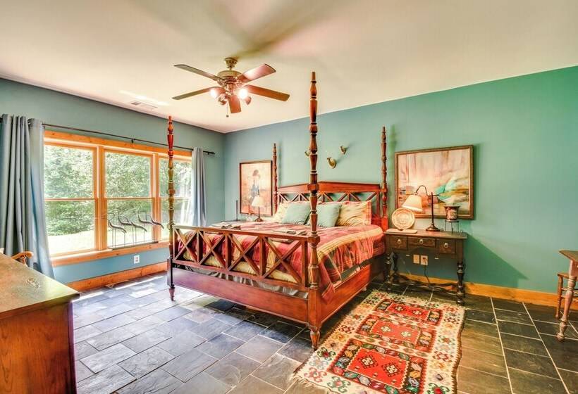 Dog Friendly Lavonia Home W/ Dock & Lake Access