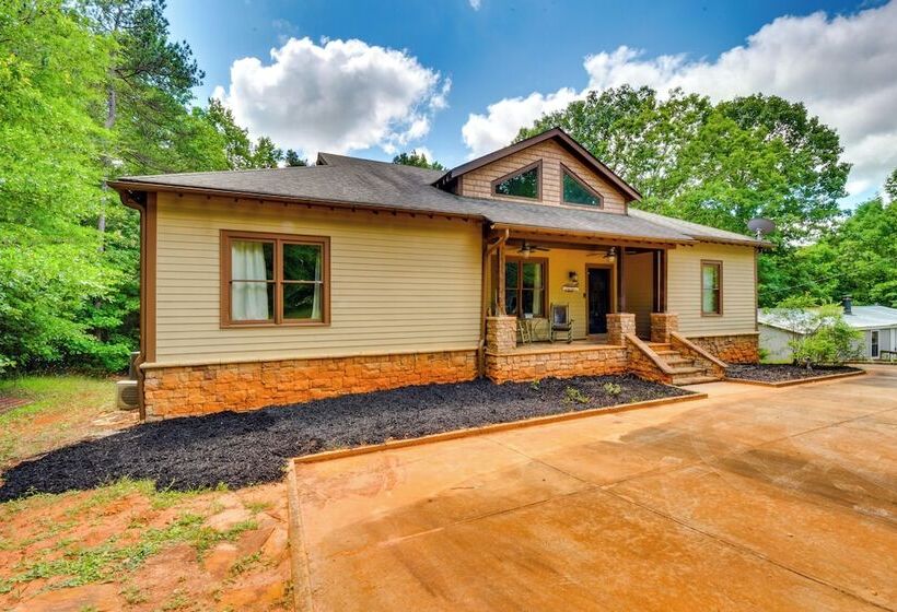 Dog Friendly Lavonia Home W/ Dock & Lake Access