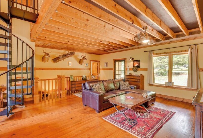 Dog Friendly Lavonia Home W/ Dock & Lake Access