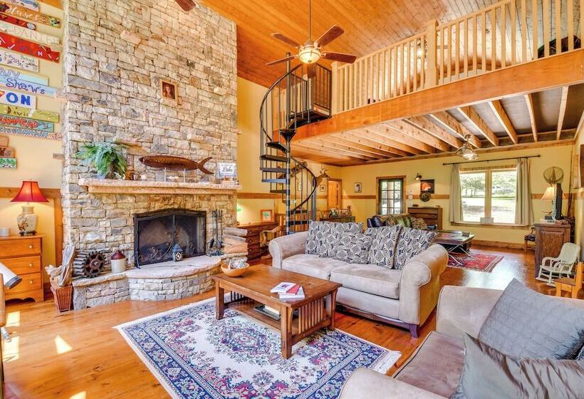 Dog Friendly Lavonia Home W/ Dock & Lake Access