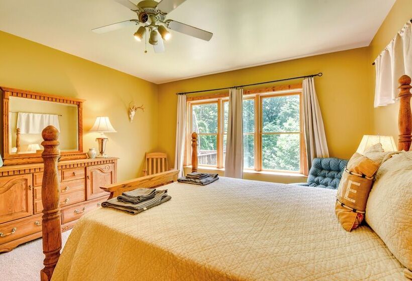 Dog Friendly Lavonia Home W/ Dock & Lake Access