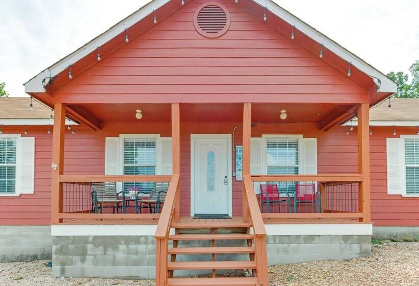 Eureka Springs Home ~ 1/2 Mi To Beaver Lake!