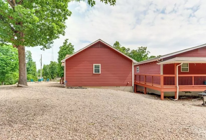 Eureka Springs Home ~ 1/2 Mi To Beaver Lake!