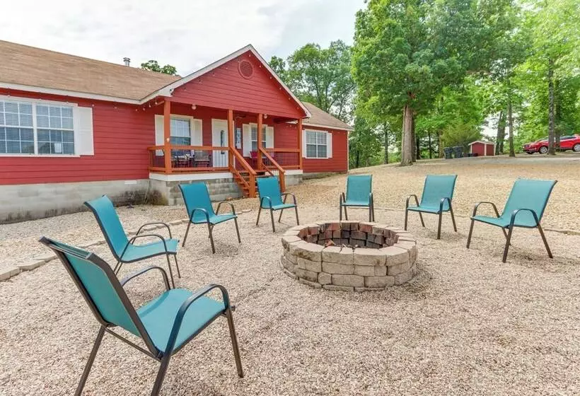 Eureka Springs Home ~ 1/2 Mi To Beaver Lake!