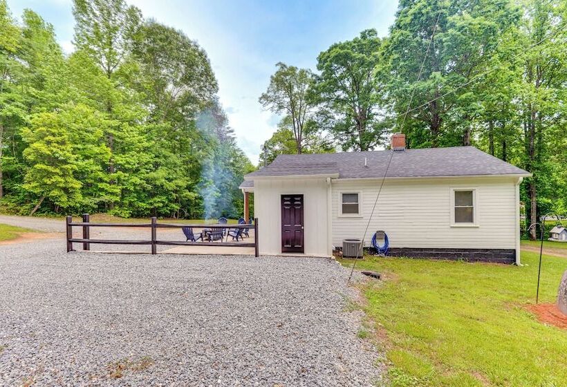 3 Mi To Downtown: Home W/ Fire Pit In Forest City