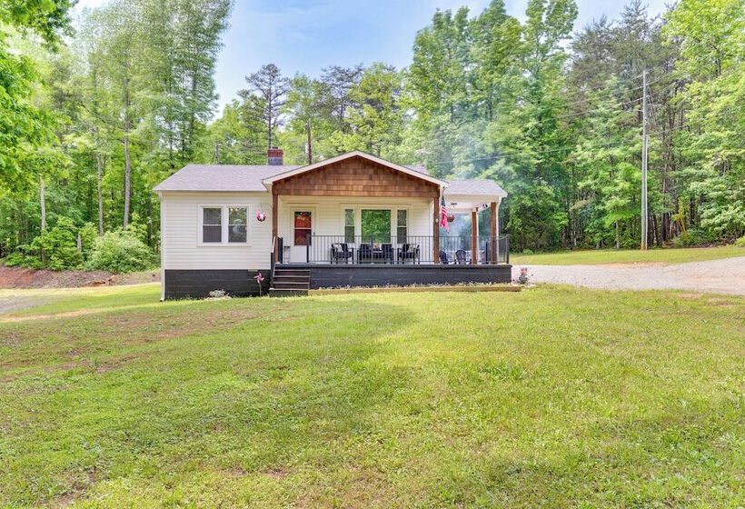 3 Mi To Downtown: Home W/ Fire Pit In Forest City