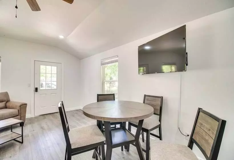 Close To Lake: Grove Cabin W/ Shared Fire Pit!