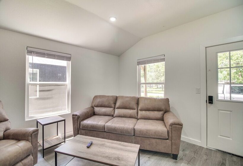 Close To Lake: Grove Cabin W/ Shared Fire Pit!