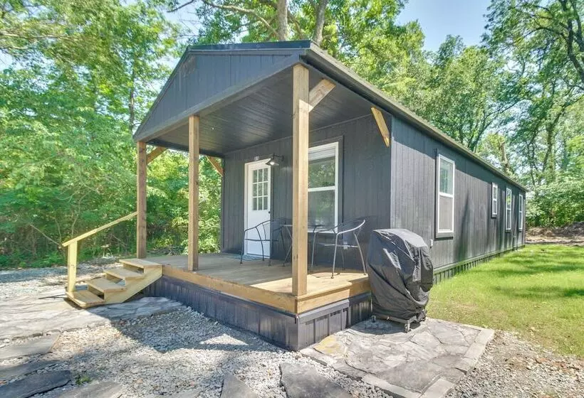 Close To Lake: Grove Cabin W/ Shared Fire Pit!