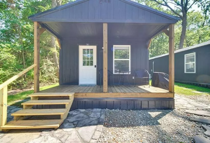 Close To Lake: Grove Cabin W/ Shared Fire Pit!