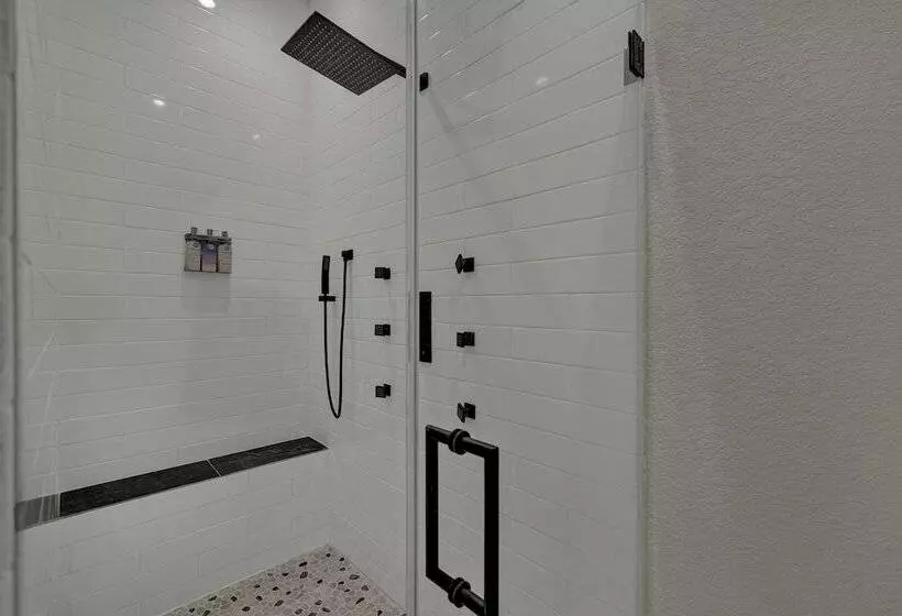 The Bentley Hotel   Audrey Hepburn Suite   Pool View