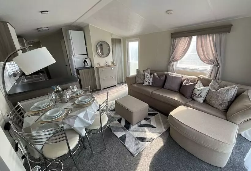 ホテル Luxury 2  Bed Caravan In Mersea Island Colchester