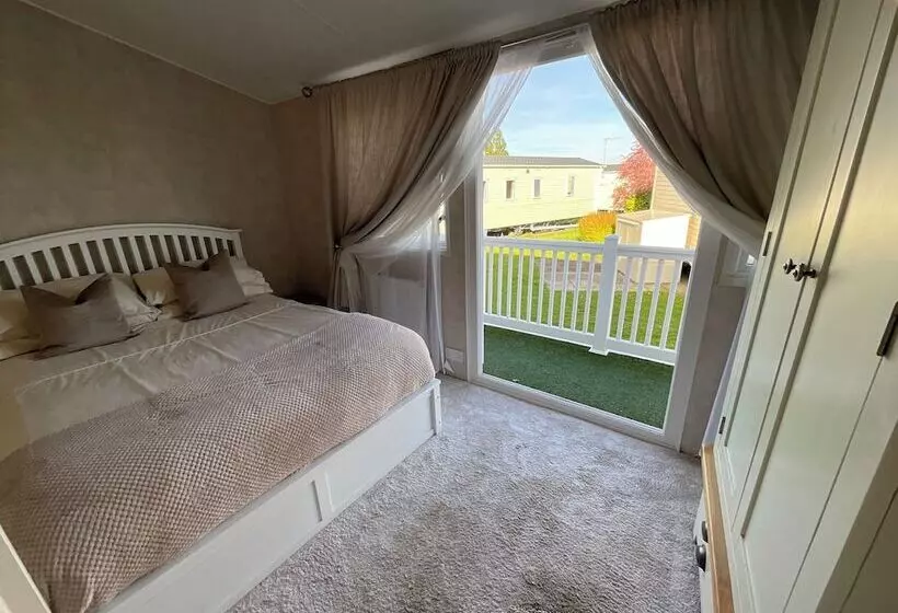 ホテル Luxury 2  Bed Caravan In Mersea Island Colchester