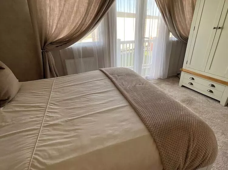 ホテル Luxury 2  Bed Caravan In Mersea Island Colchester