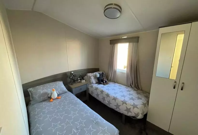 ホテル Luxury 2  Bed Caravan In Mersea Island Colchester