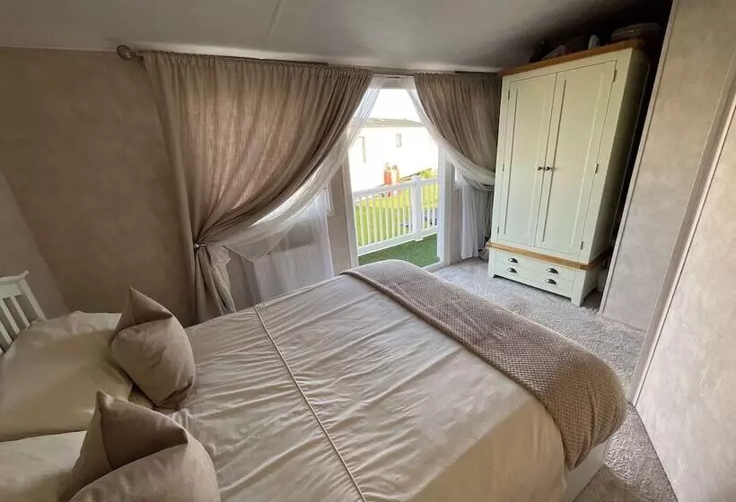 ホテル Luxury 2  Bed Caravan In Mersea Island Colchester