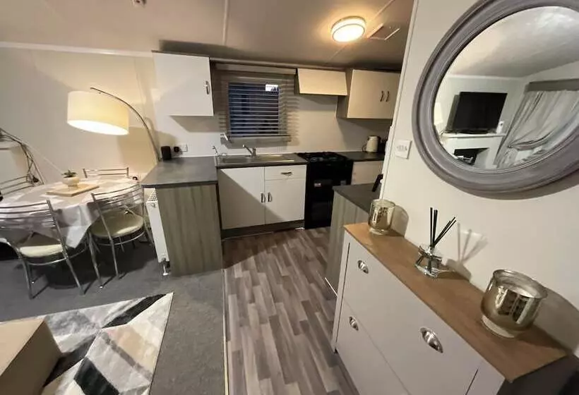 ホテル Luxury 2  Bed Caravan In Mersea Island Colchester