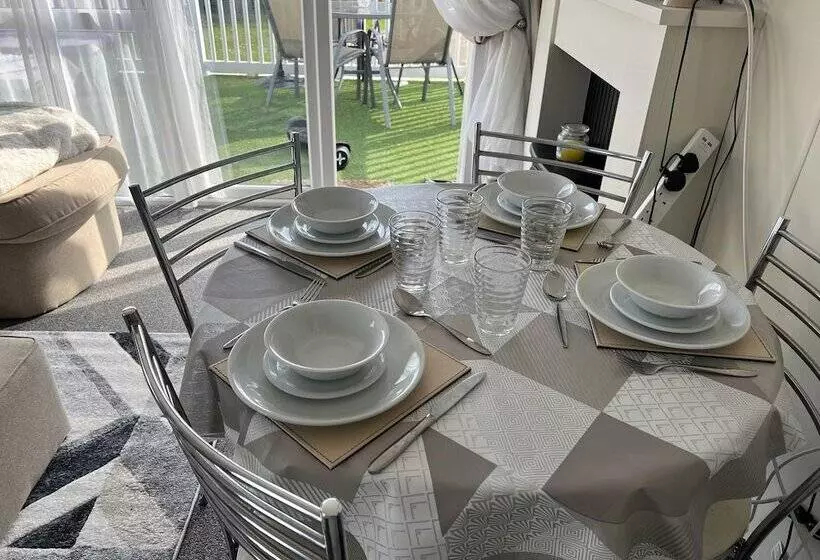 ホテル Luxury 2  Bed Caravan In Mersea Island Colchester