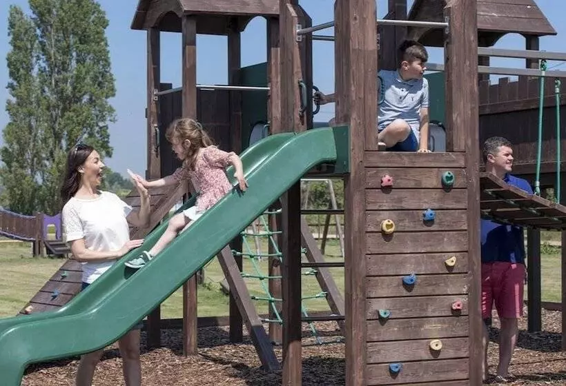 ホテル Luxury 2  Bed Caravan In Mersea Island Colchester