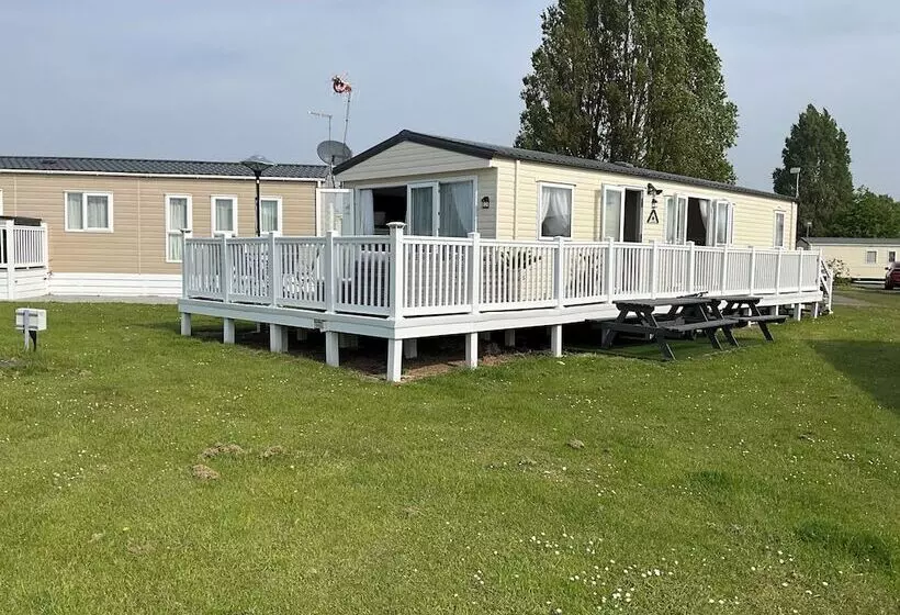 ホテル Luxury 2  Bed Caravan In Mersea Island Colchester