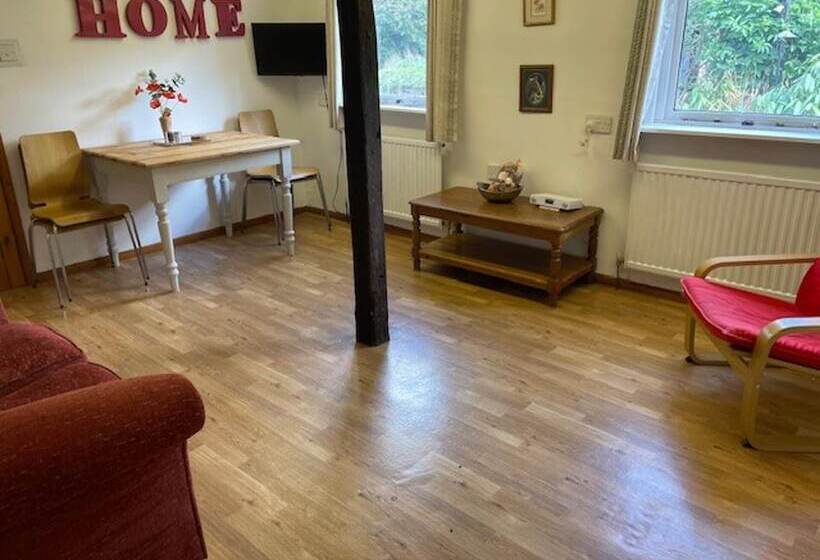 Сельский отель Remarkable 2 Bed Barn In Downham Market