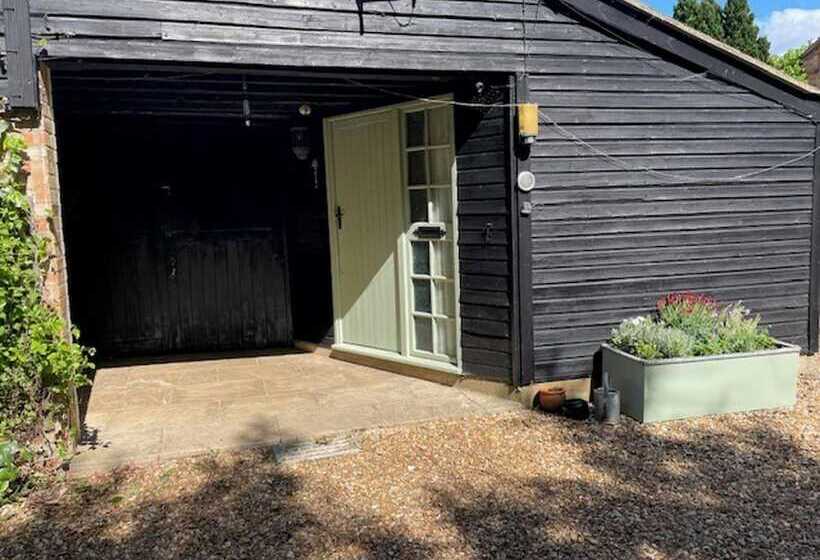 Сельский отель Remarkable 2 Bed Barn In Downham Market