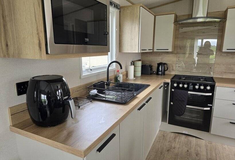 فندق Stunning Brand New 2024 Sunset Lodge, Whitstable