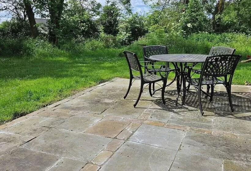 Lovely 1 Bed Cottage In Mendlesham Green