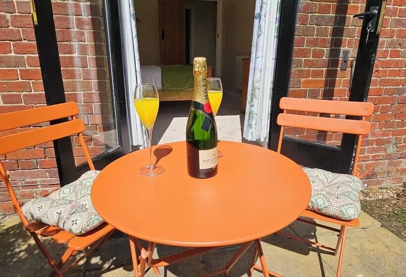 Lovely 1 Bed Cottage In Mendlesham Green