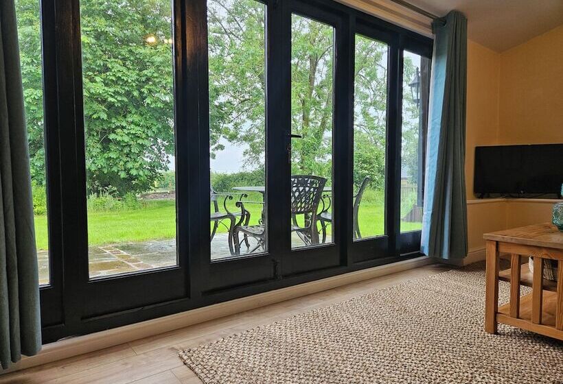 Lovely 1 Bed Cottage In Mendlesham Green