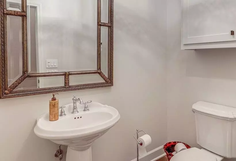 Luxe Home W/ Panoramic Greers Ferry Lake Views