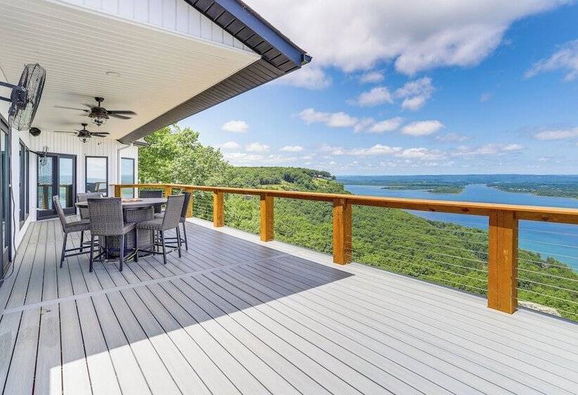 Luxe Home W/ Panoramic Greers Ferry Lake Views