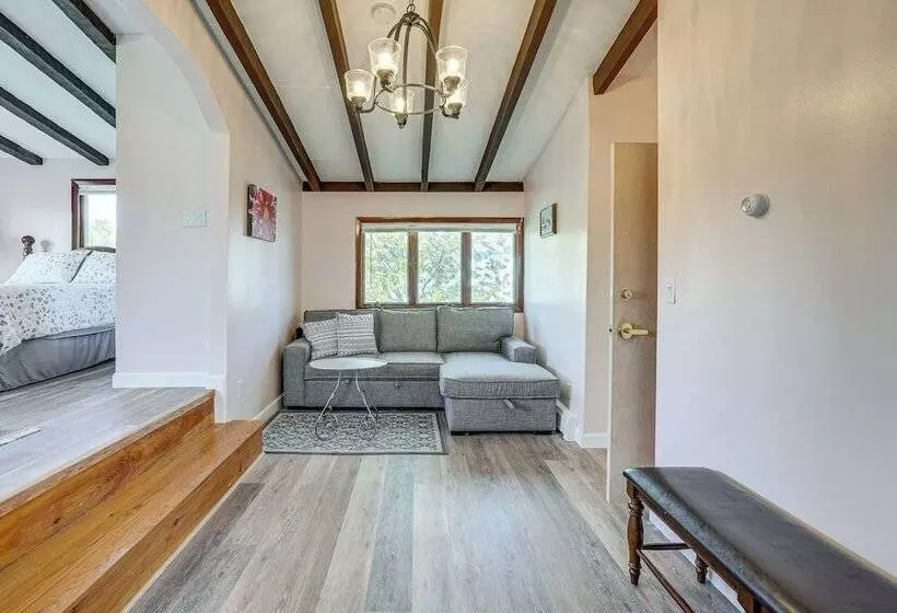 Massachusetts Abode W/ Deck & Grill: Near Beaches!