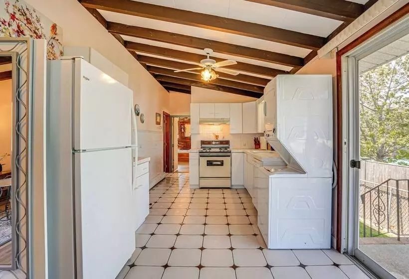 Massachusetts Abode W/ Deck & Grill: Near Beaches!