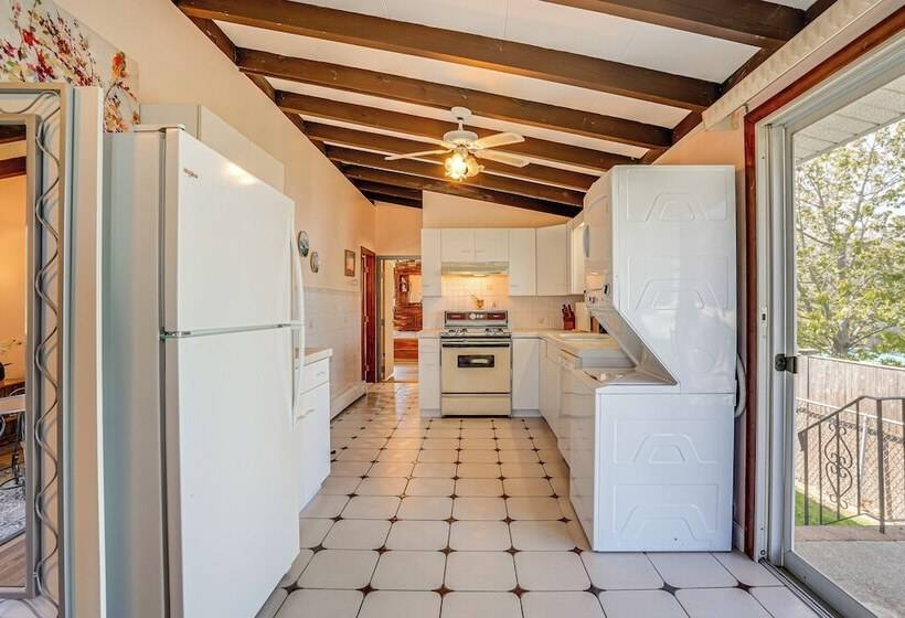 Massachusetts Abode W/ Deck & Grill: Near Beaches!