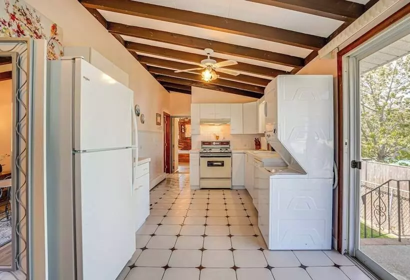 Massachusetts Abode W/ Deck & Grill: Near Beaches!