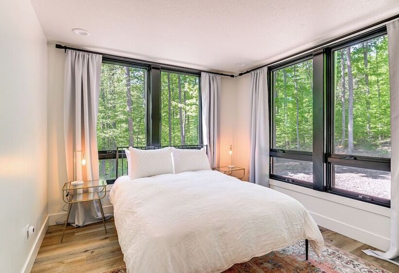 Modern Bellaire Cabin < 5 Mi To Lake & Slopes!