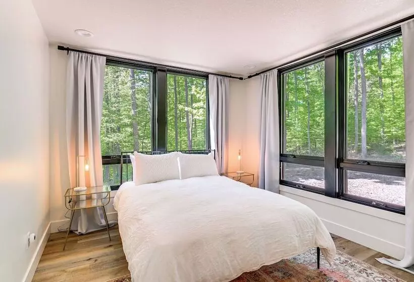 Modern Bellaire Cabin < 5 Mi To Lake & Slopes!