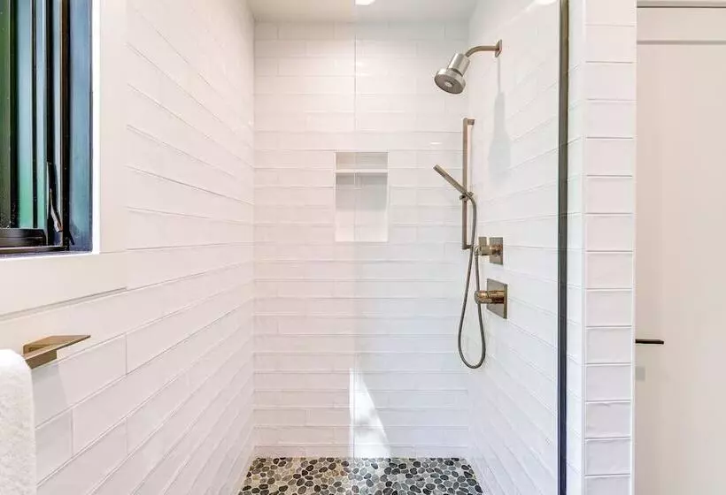 Modern Bellaire Cabin < 5 Mi To Lake & Slopes!