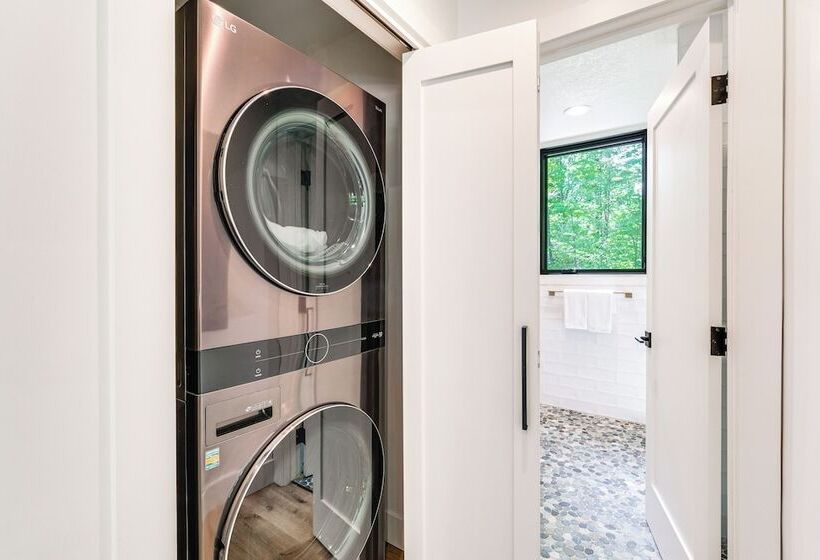 Modern Bellaire Cabin < 5 Mi To Lake & Slopes!